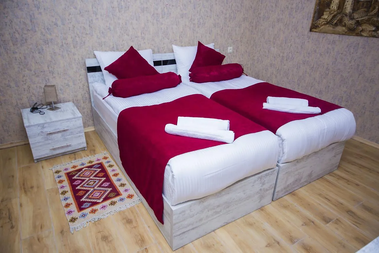 טביליסי Hotel Qvevri 0*,
